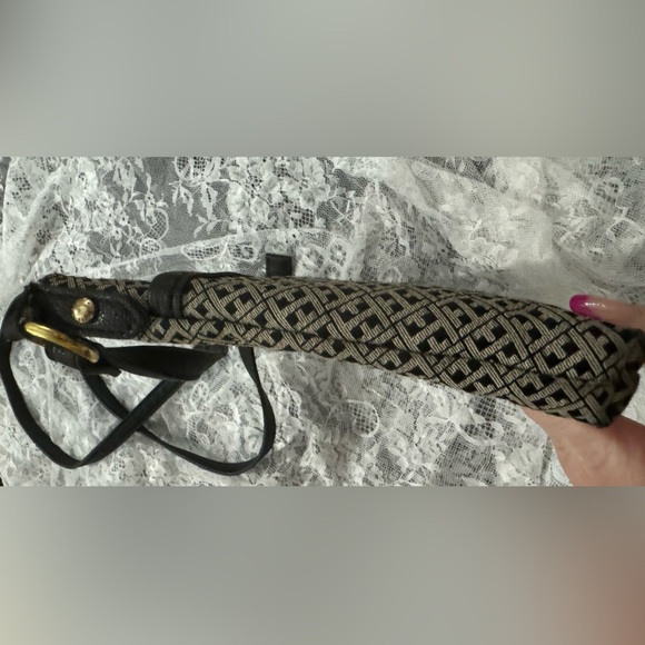 Tommy Hilfiger Canvas Crossbody Purse Bag Gold Logo Faux Leather Trim EUC Cute - Picture 5 of 15